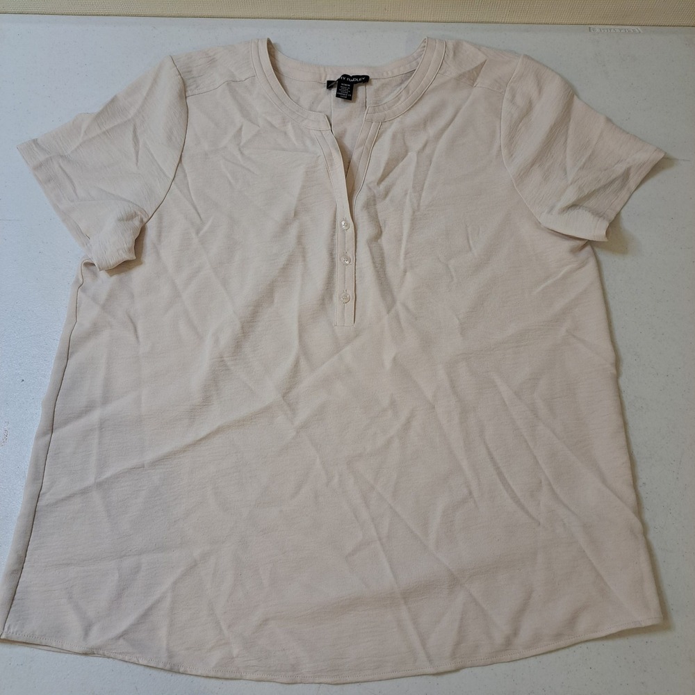 Hilary Radley Blouse Womens Medium Beige Short Sleeve Henley 1465-196